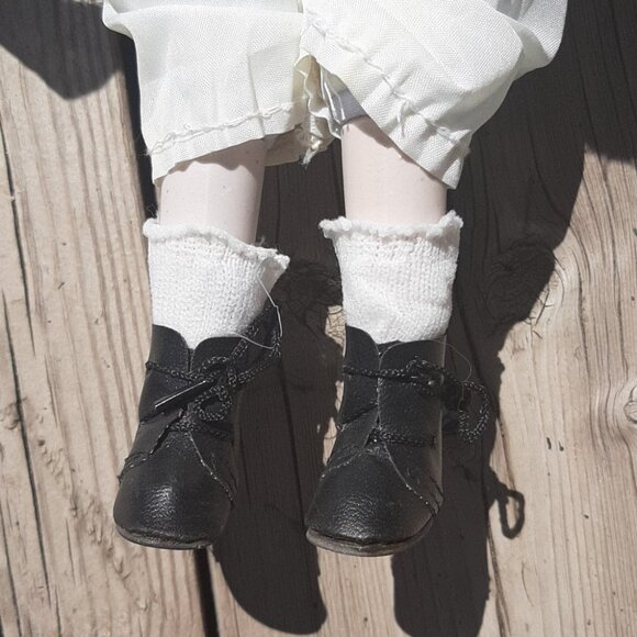 Anne of Green Gables Porcelain Doll 11" - Picture 15 of 15